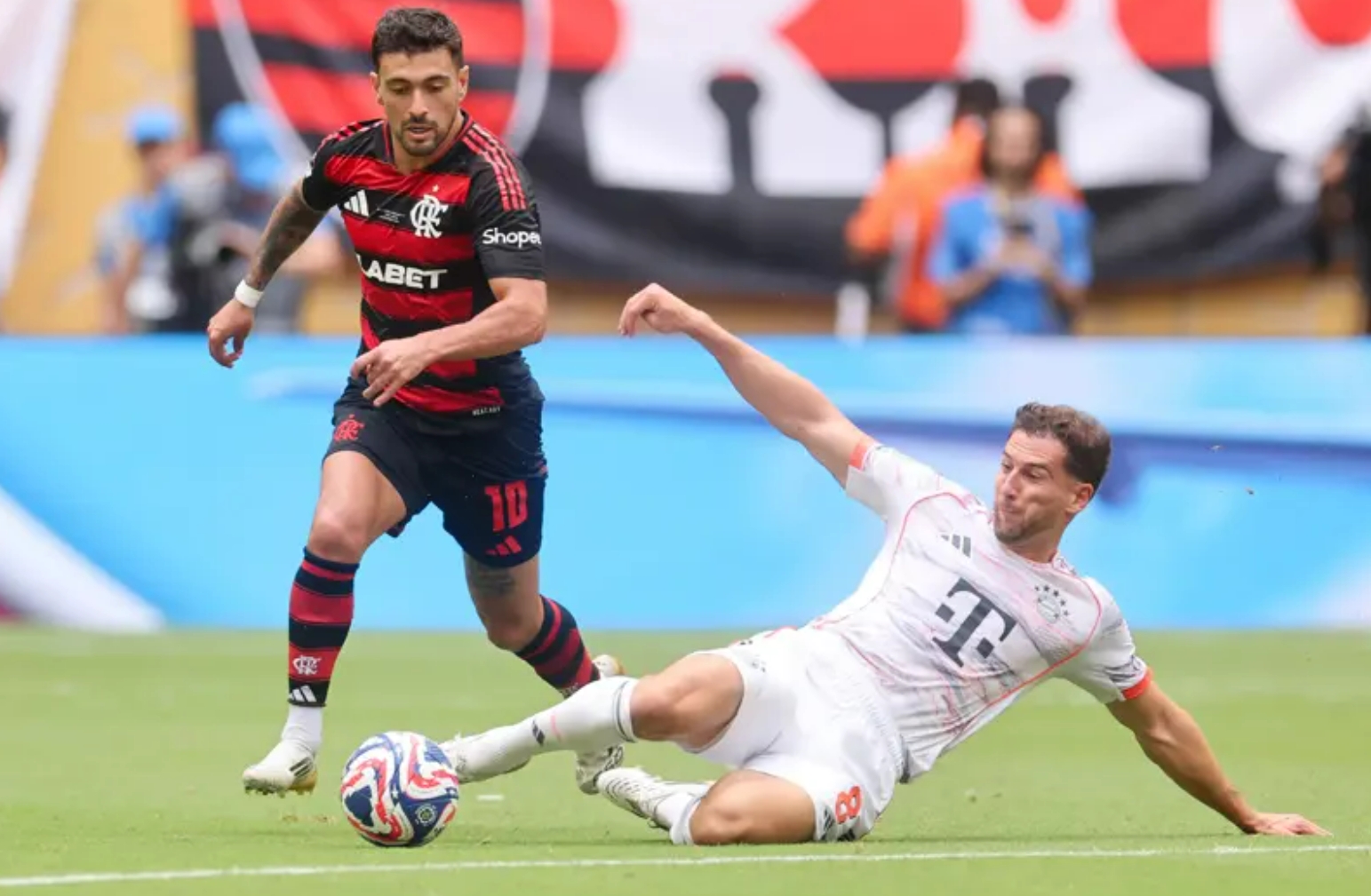 PG电子入口 -清晨拜仁慕尼黑备战亚冠；扳平良机细节曝光；赛场秩序良好；年轻球员得到机会(拜仁慕尼黑将在今夏前往韩国踢季前赛)