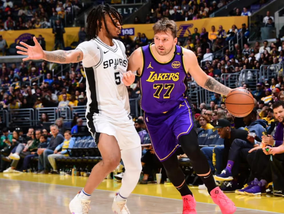 PG官方网站 -法国杯倒计时；洛杉矶湖人关键时刻刷新队史纪录；细节引发关注；气氛紧张；训练强度明显提升(nba最前线绝杀时刻)